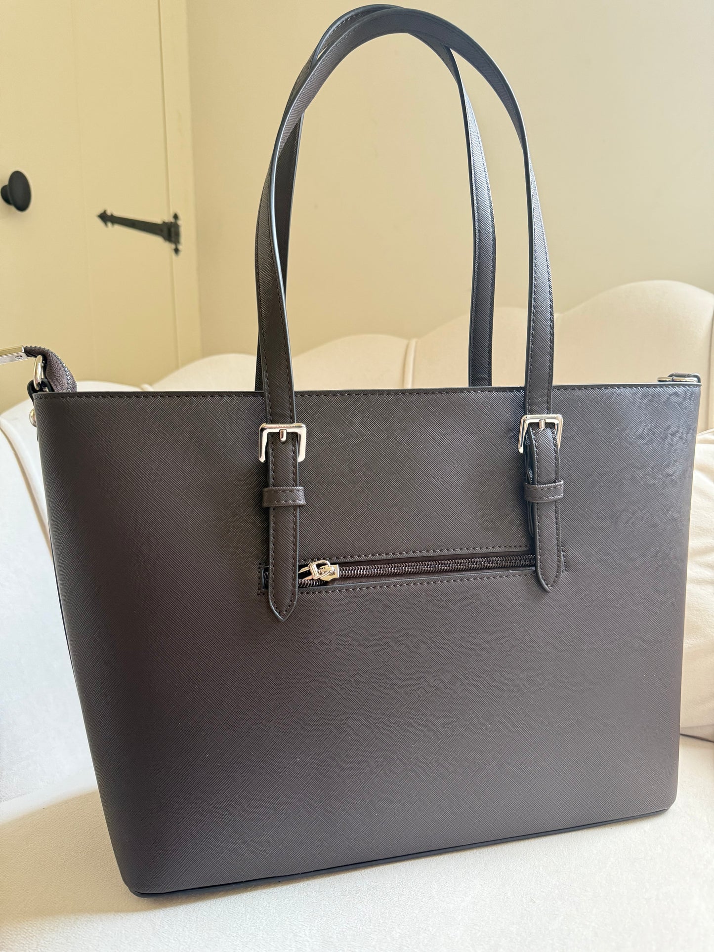 Flora & co tas Brown