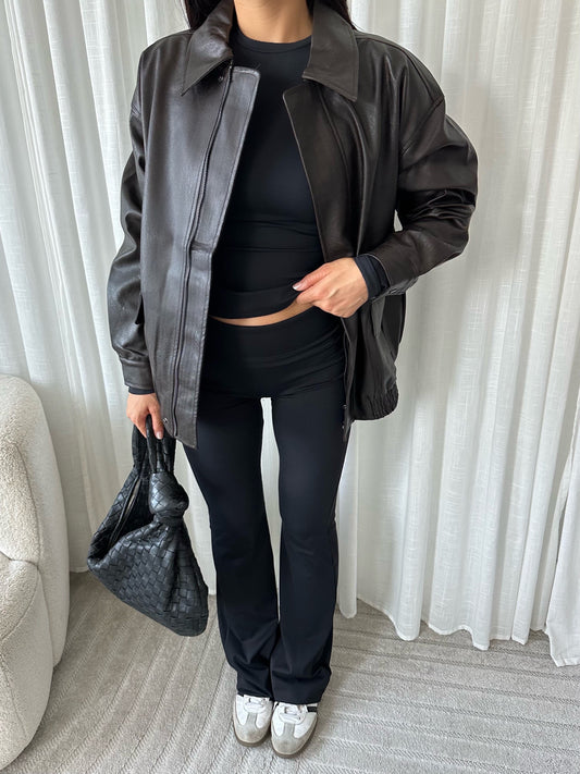 Liv flair pants • Black